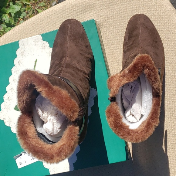 Roz Hommerson Suede Ankle Boots - Picture 3 of 5